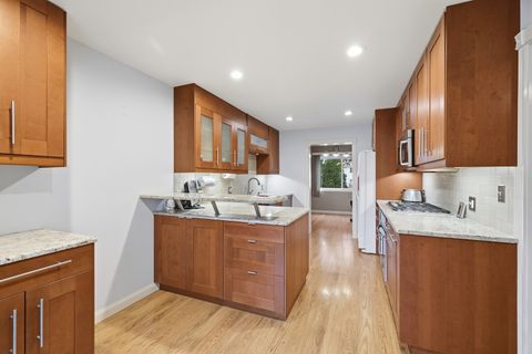 Tiny photo for 632 Spinnaker Point #113f, Schaumburg, IL 60194 (MLS # 12522382)