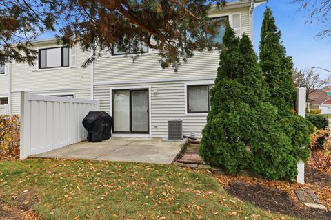 Tiny photo for 632 Spinnaker Point #113f, Schaumburg, IL 60194 (MLS # 12522382)