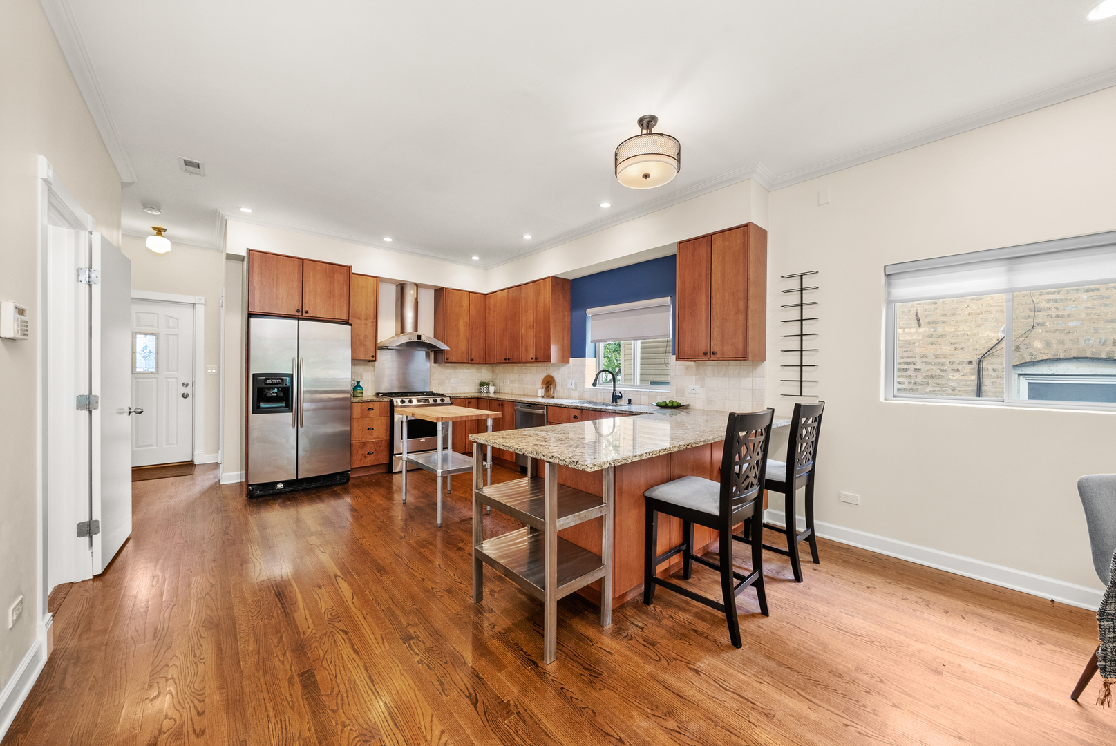 2031 W Saint Paul Avenue 2W