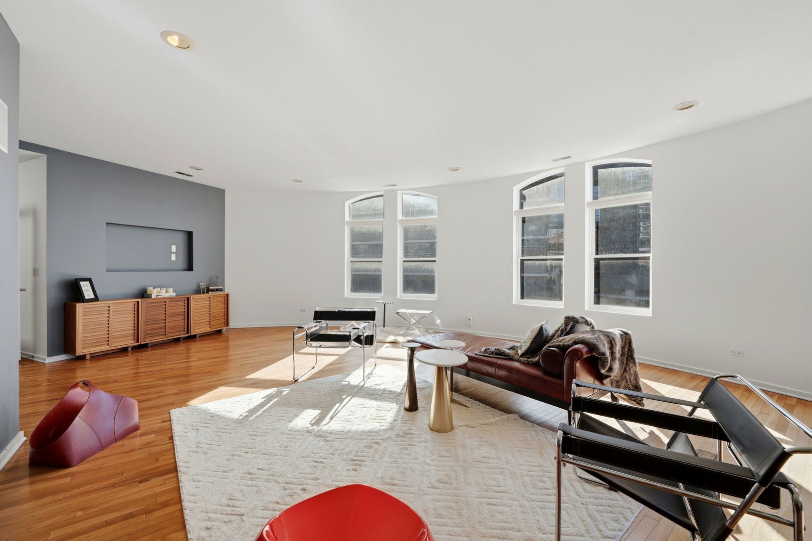 501 N Kingsbury Street G