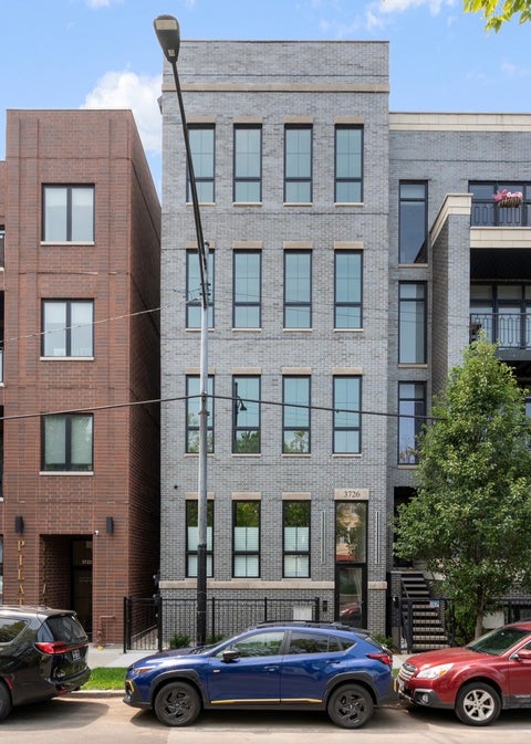 Photo of 3726 N Ashland Avenue #3, Chicago, IL 60613 (MLS # 12727485)
