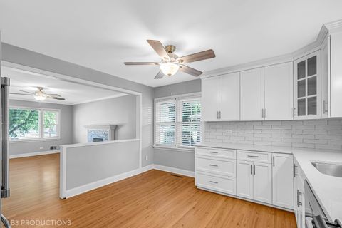 Tiny photo for 5825 109th Street, Chicago Ridge, IL 60415 (MLS # 12478238)