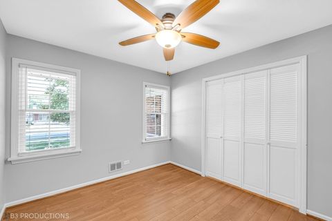 Tiny photo for 5825 109th Street, Chicago Ridge, IL 60415 (MLS # 12478238)