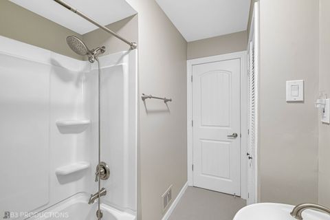 Tiny photo for 5825 109th Street, Chicago Ridge, IL 60415 (MLS # 12478238)