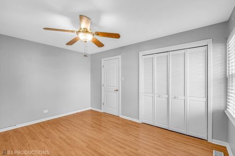 Tiny photo for 5825 109th Street, Chicago Ridge, IL 60415 (MLS # 12478238)