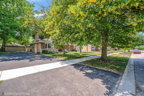 Tiny photo for 5825 109th Street, Chicago Ridge, IL 60415 (MLS # 12478238)