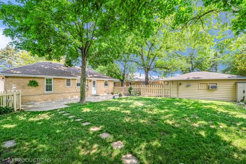 Tiny photo for 5825 109th Street, Chicago Ridge, IL 60415 (MLS # 12478238)