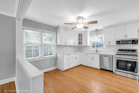 Tiny photo for 5825 109th Street, Chicago Ridge, IL 60415 (MLS # 12478238)