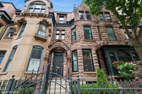 Photo of 42 E Schiller Street, Chicago, IL 60610 (MLS # 12499515)