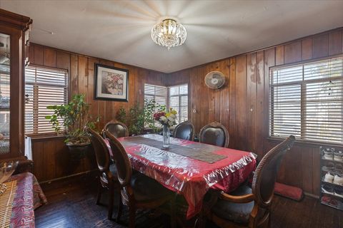 Tiny photo for 6956 N Kenton Avenue, Lincolnwood, IL 60712 (MLS # 12607191)