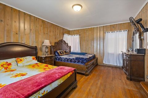 Tiny photo for 6956 N Kenton Avenue, Lincolnwood, IL 60712 (MLS # 12607191)