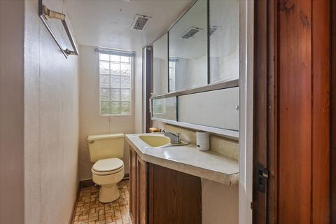 Tiny photo for 6956 N Kenton Avenue, Lincolnwood, IL 60712 (MLS # 12607191)