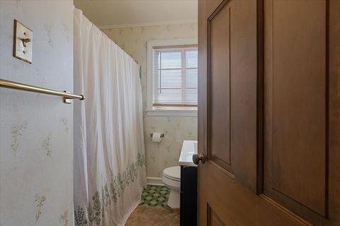 Tiny photo for 6956 N Kenton Avenue, Lincolnwood, IL 60712 (MLS # 12607191)