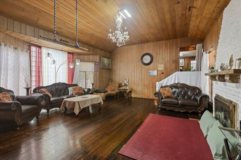 Tiny photo for 6956 N Kenton Avenue, Lincolnwood, IL 60712 (MLS # 12607191)