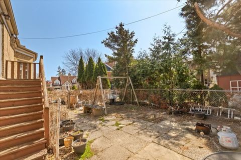 Tiny photo for 6956 N Kenton Avenue, Lincolnwood, IL 60712 (MLS # 12607191)