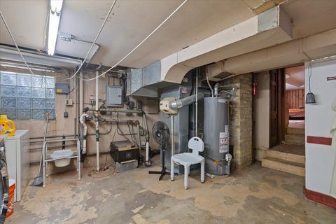 Tiny photo for 6956 N Kenton Avenue, Lincolnwood, IL 60712 (MLS # 12607191)