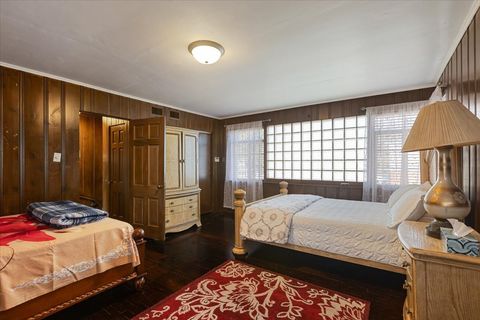 Tiny photo for 6956 N Kenton Avenue, Lincolnwood, IL 60712 (MLS # 12607191)