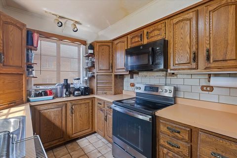 Tiny photo for 6956 N Kenton Avenue, Lincolnwood, IL 60712 (MLS # 12607191)