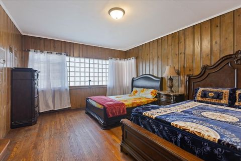 Tiny photo for 6956 N Kenton Avenue, Lincolnwood, IL 60712 (MLS # 12607191)