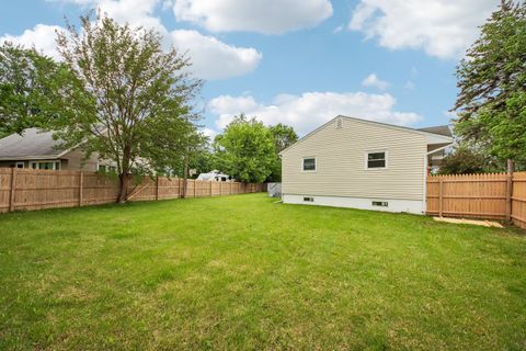 Tiny photo for 18120 W Big Oaks Road, Grayslake, IL 60030 (MLS # 12634835)