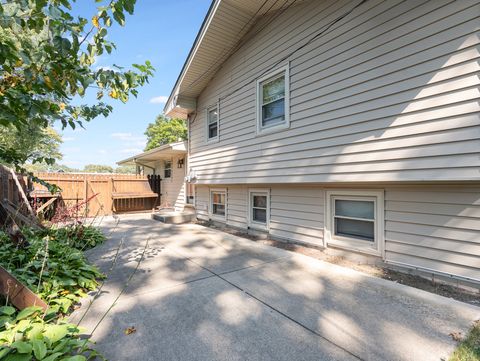 Tiny photo for 316 Sycamore Drive, Naperville, IL 60540 (MLS # 12572028)