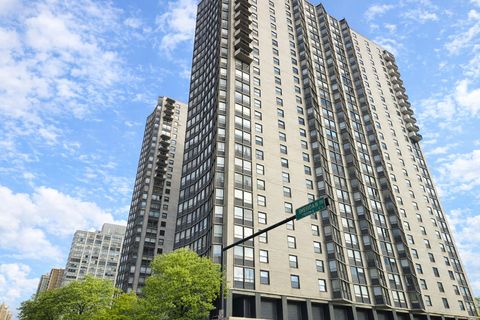 5701 N SHERIDAN Road 30T Chicago IL 60660