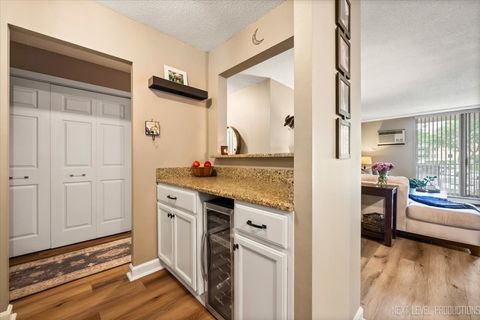 Tiny photo for 2222 S Stewart Avenue #1C, Lombard, IL 60148 (MLS # 12434026)