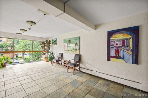 Tiny photo for 2222 S Stewart Avenue #1C, Lombard, IL 60148 (MLS # 12434026)