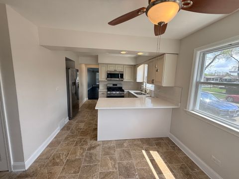 Tiny photo for 8958 S Oglesby Avenue, Chicago, IL 60617 (MLS # 12621798)