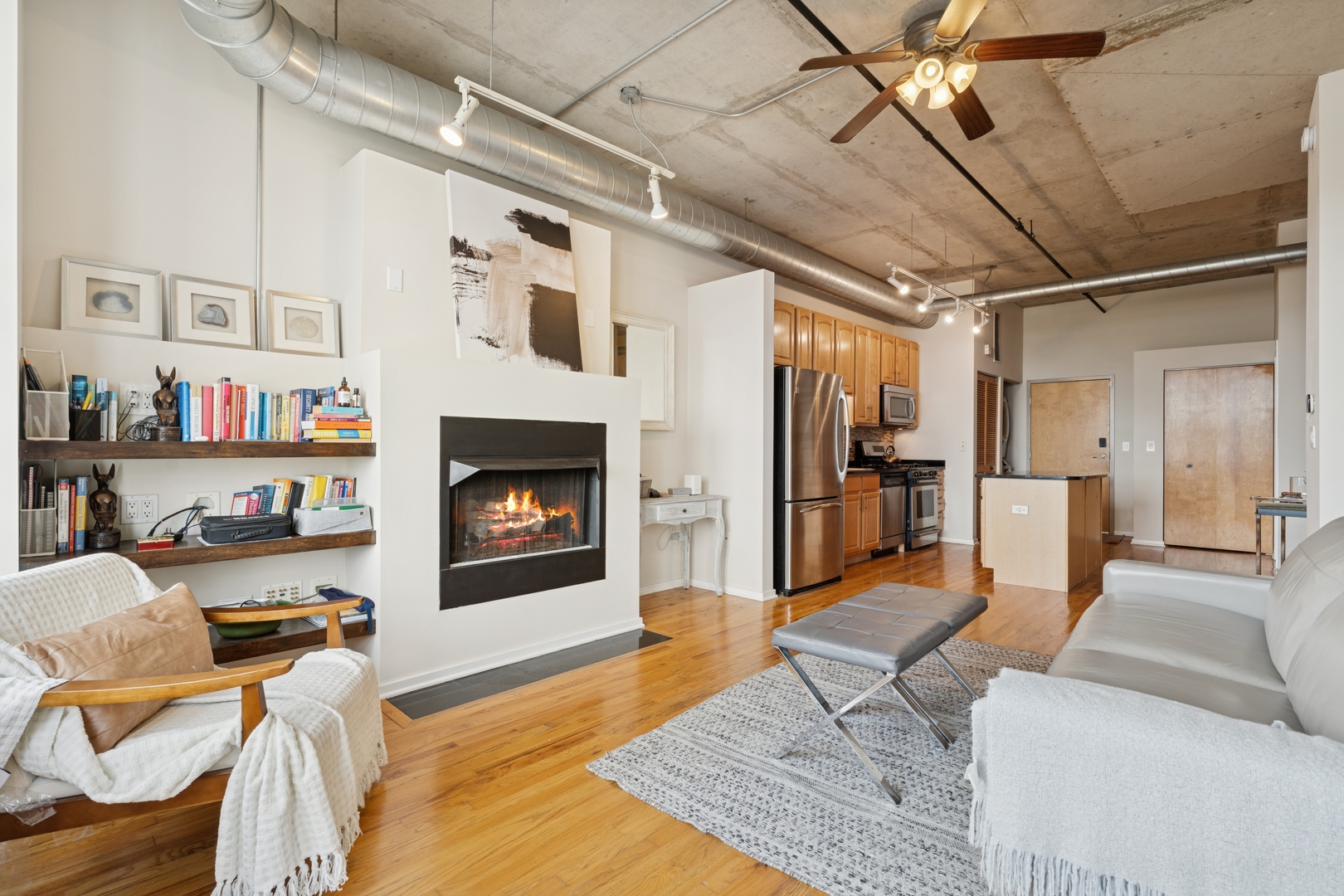 6 S LAFLIN Street 703S