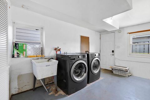 Tiny photo for 11551 S Komensky Avenue, Alsip, IL 60803 (MLS # 12533572)