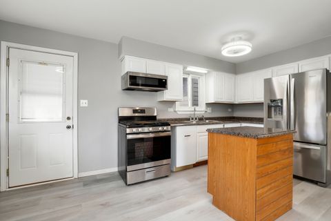 Tiny photo for 11551 S Komensky Avenue, Alsip, IL 60803 (MLS # 12533572)