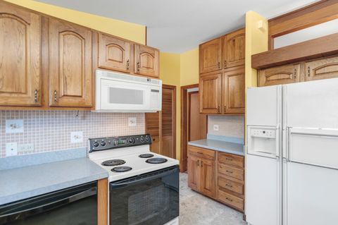 Tiny photo for 1505 S Stewart Avenue, Lombard, IL 60148 (MLS # 12596832)