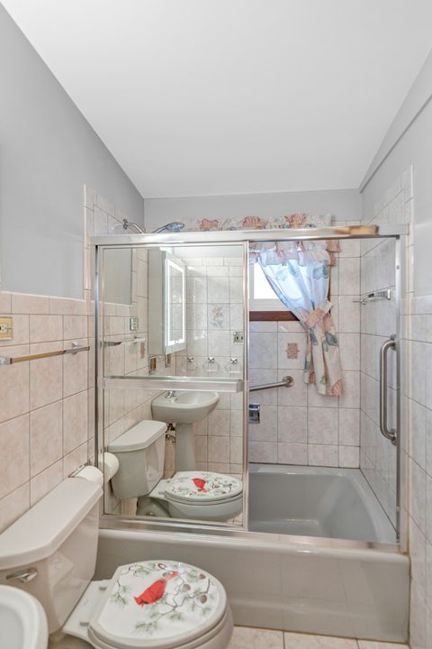 Tiny photo for 1505 S Stewart Avenue, Lombard, IL 60148 (MLS # 12596832)