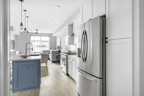 Tiny photo for 504 Lyman Avenue #201, Oak Park, IL 60304 (MLS # 12524160)