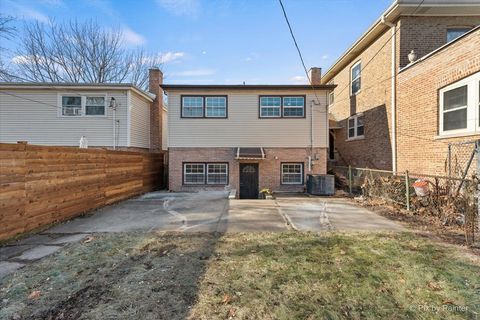 Tiny photo for 5005 N Avers Avenue, Chicago, IL 60625 (MLS # 12537754)