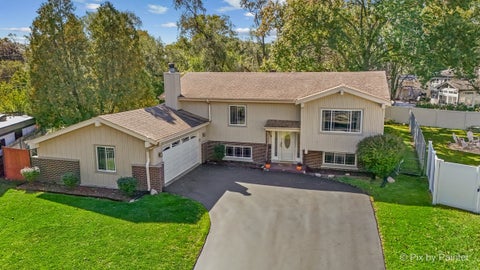 Photo of 418 N Regal Court, Addison, IL 60101 (MLS # 12790140)