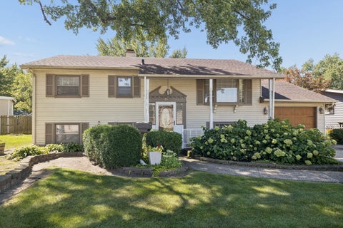 Photo of 21 Pawnee Drive, Thornton, IL 60476 (MLS # 12743827)