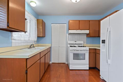 Tiny photo for 18596 W Karen Lane, Gurnee, IL 60031 (MLS # 12518950)