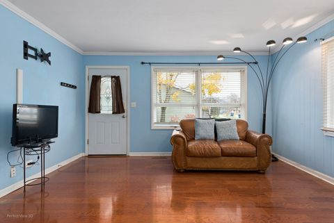 Tiny photo for 18596 W Karen Lane, Gurnee, IL 60031 (MLS # 12518950)
