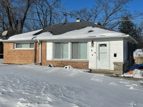 Photo of 16 Sauk Trail, Park Forest, IL 60466 (MLS # 12298685)