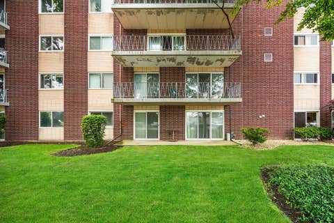 Tiny photo for 2900 MAPLE Avenue #4A, Downers Grove, IL 60515 (MLS # 12662783)