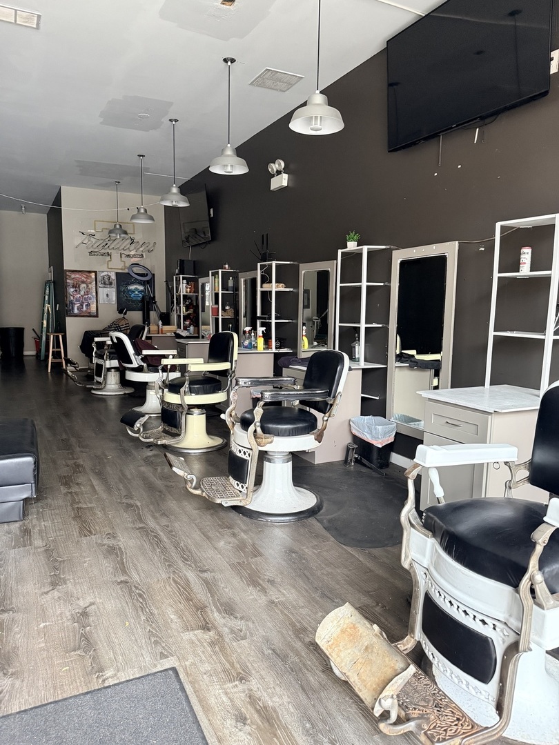 1110 N ASHLAND Avenue