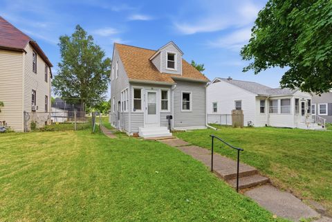 Tiny photo for 313 S Thornwood Avenue, Davenport, IA 52802 (MLS # 12670729)