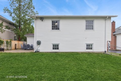 Tiny photo for 123 N Cedar Street, Palatine, IL 60067 (MLS # 12388954)