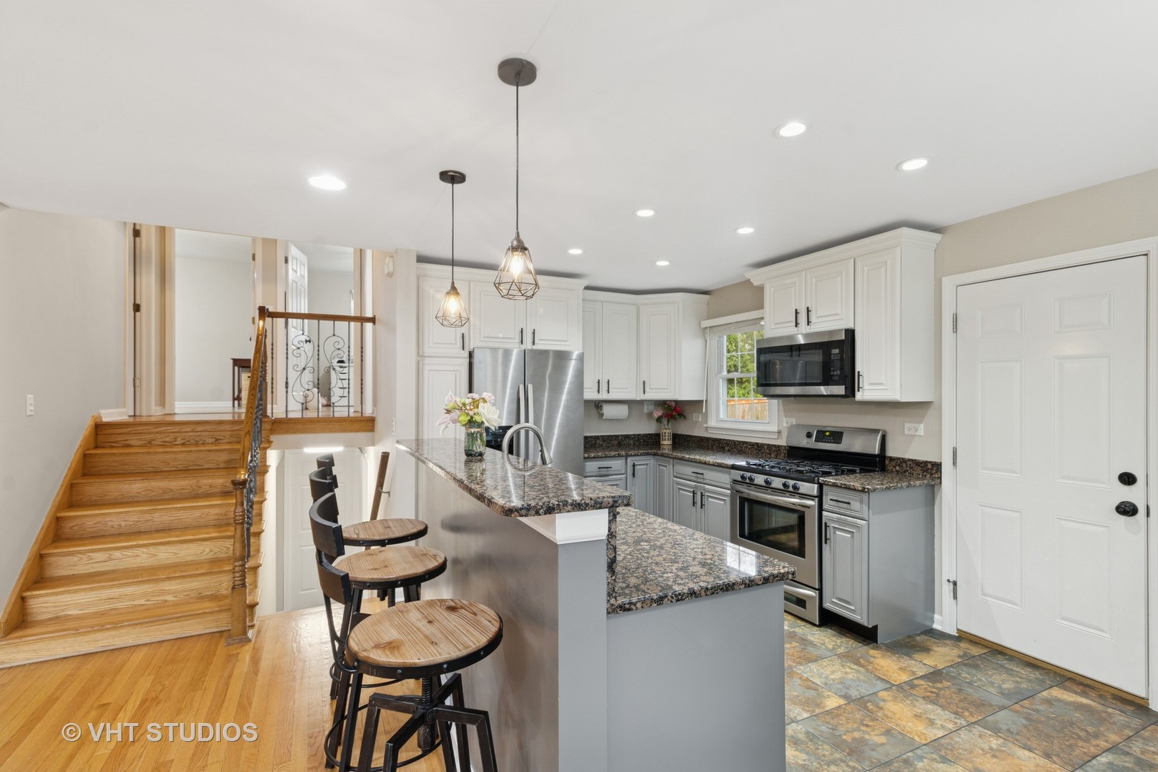 Palatine, Illinois 60067, United States, 4 Bedrooms Bedrooms, ,2 BathroomsBathrooms,Residential,Active,229224