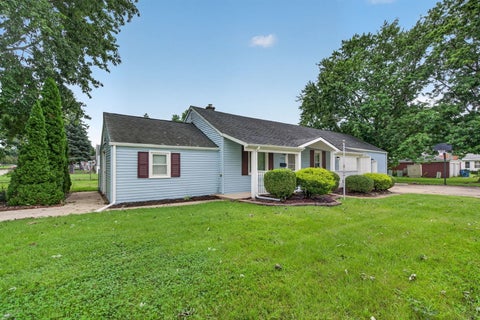 Photo of 1721 Kelly Avenue, Crest Hill, IL 60403 (MLS # 12732431)