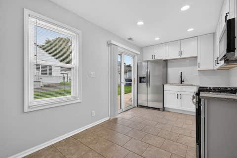 Tiny photo for 1721 Kelly Avenue, Crest Hill, IL 60403 (MLS # 12732431)