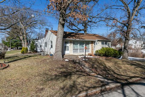 Tiny photo for 1659 33rd St, Moline, IL 61265 (MLS # 12602548)