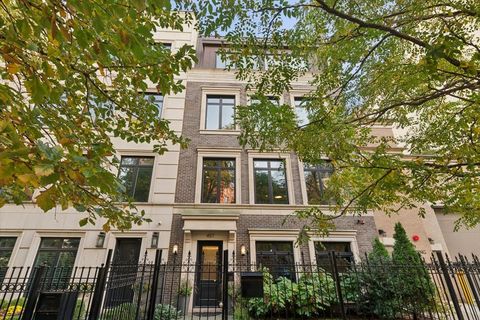 457 W Deming Place Chicago IL 60614